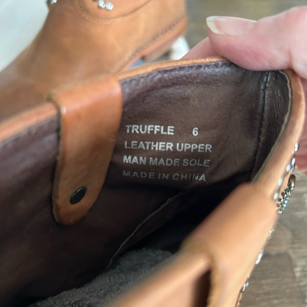 Short Cowboy Boots Women’s Size 6 By ZiGi Girl Leather Detailed Distressed … - Picture 11 of 11